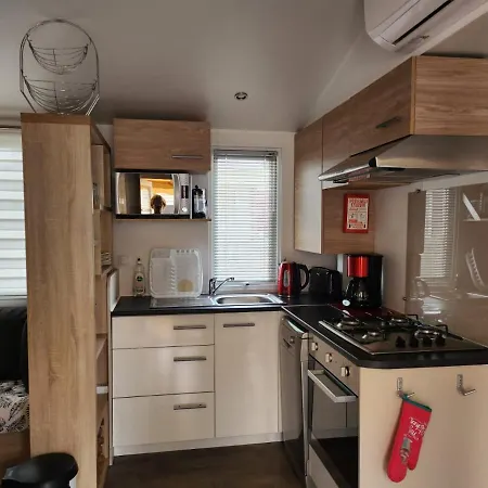 Muriel Le Mar Estang Camping