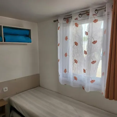 Muriel Le Mar Estang Camping *