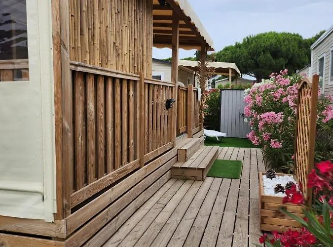 Muriel Le Mar Estang *