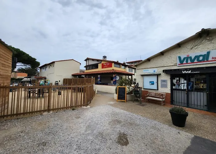 营地 Muriel Le Mar Estang